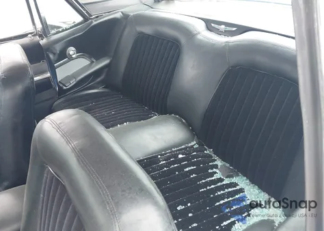 1962 Ford Thunderbird из США, поврежденный, VIN 2Y87Z156659